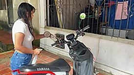 Man, mi vecina got so hot watchin’ me wash my moto in tiny clothes, we ended up bangin’!