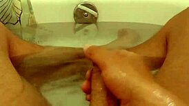 Amateurs Engage in Bath Play Activities