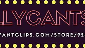 Slim babe twerks and bounces her jiggly booty