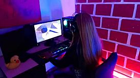 i welcome the new neighbor with a blowjob and cowgirl ride 😘