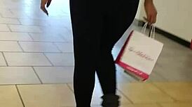 mondawmin shows off big ass in leggings at the shop