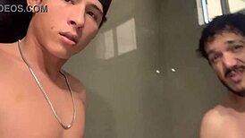 The straight athlete records me in the shower amuses him with a sensual kiss
