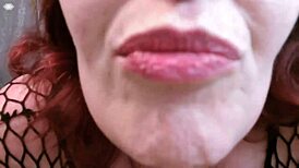 रेडहेड पॉग डॉनस्काई मस्तरबेटिंग, अपनी बिग फेट अस्स शेकिंग दिखा रही है