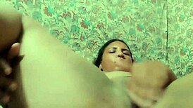 she was alone at home, so i masturbated for the camera to show off