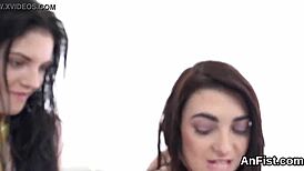 Fist Those Snatches!