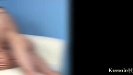 कुमालोट - कमाल की ब्रूनेट बेब मजे के लिए तैयार