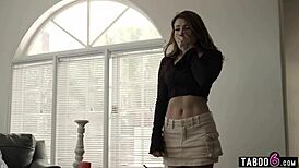 I fuked the babysitter's perfet ass in doggy