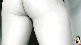 Andressa Castro takes vibrator in big pussy