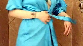 Get clean with me in the bath.