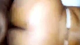 Ma salope de secrétaire, tu aimes quand je te prends par derrière et te baise bien?