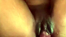 Ma salope de secrétaire, tu aimes quand je te prends par derrière et te baise bien?