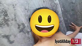 Iyot Sa Misis Ni Bestfriend Basang Basa Ang Puke