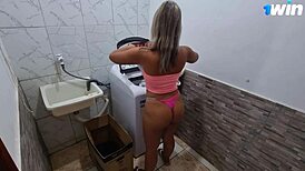 Peguei Minha Mulher Lavando Minhas Roupas E Dei Meu Short Pra Ela Lavar