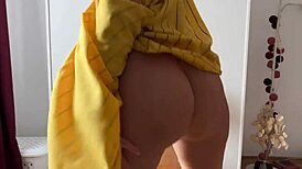 Super Sexy Babe Toys and Fingers Herself to Loud Orgasms 😍