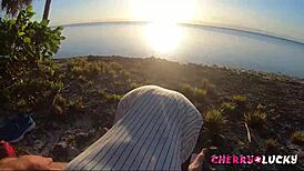 Perfect Blowjob on the Beach Cumshot