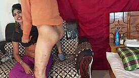 Bubble butt hottie takes big black cock deep