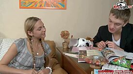 नेचुरल चुचों वाली ब्लोंड लड़की बड़े लंड से गांड चूत चुदाई