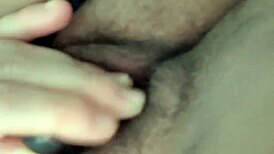 Novinha gostosa peluda masturbates to cum