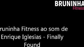 Brazilian Stripper Undresses Intensely on Webcam Show