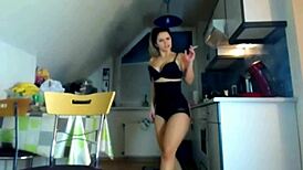 Sexydeas bootylicious ass on display! Are you ready to be seduced by this milf?