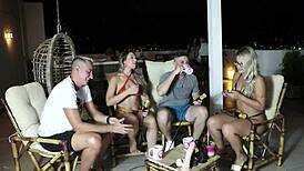 safadinhas fazem boquete deixando o pau bem babadinho e depois tem a buceta fudida gostoso gemendo e fazendo cara de puta enquanto o namorado assiste - elo cardone e victor mustang sheer red