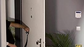 Does Old4k's experienced dad know how to handle Summer Brooks?