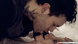 केन्ज़ी ने नेक्स्ट डोर वाले को पागलों की तरह चूसा और चोदा