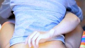 la hijastra y su amiga se entregaron mutuamente con determinacion para prolongar el extasis