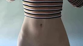 Fit girl having fun - maiskii