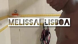 Negão Roludo Me Comeu No Banho Sem Camisinha E Gozou Na Minha Cara