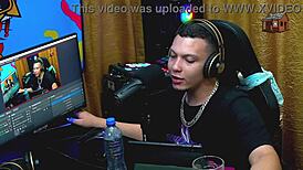 How does Bia show her delicious curves?