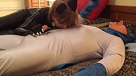 उफ्फ, कैटग्रैनी बन मैं बैटमैन का लंड चूस रही वाइल्ड हार्ड... ऊप्स!