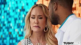 Watch me masturbate anally and pee in my bed!