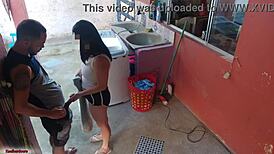 A Patroa Saiu e a Empregada Não Resistiu Meu Pau Duro