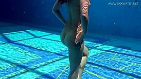 Jessica Adored the Producer with Her Sexy Look by the Pool