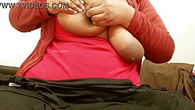 Desi aunty shows off her big indian tits