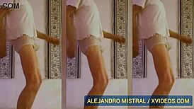 Alejandro mistral nuevamente en calzoncillos blanco y azul
