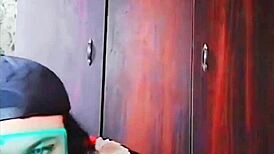 वेबकैम पर बड़ी गोरी गांड हिलाती सिसी क्रॉसड्रेसर