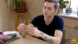 damn, chick with big nipples loves fisting hard with boyfriend 😍