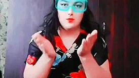 वेबकैम पर बड़ी गोरी गांड हिलाती सिसी क्रॉसड्रेसर