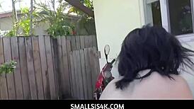 स्मॉलसिस4क - सौतेला भाई सौतेली बहन रिले जीन को वाइल्ड POV ऐक्शन में अपना डिक राइड करने देता है।