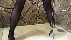 sexy teen wants to fuck in the hotel room! 😈