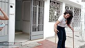 पानी लेने गई पड़ोसी ने हॉट सेक्स से हैंगओवर ठीक किया