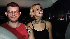 COUPLE FUCKS BAREBACK WITH BIG COCK INSIDE THE UBER!