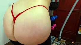 Big wet ass shaking during intense gym workout! 💦