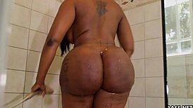 Fat Ass Ebony Victoria Cakes Shows Juicy Bubble Butt