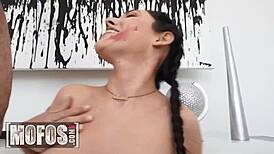 does charles dera squirt his cum all over painter gf selena ivy’s face like an empty canvas?