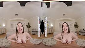 एलीक्स स्टार बाथ में लेटी, फन की प्यासी