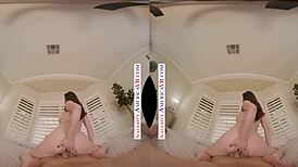 एलीक्स स्टार बाथ में लेटी, फन की प्यासी