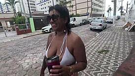 Aventuras do casal Mattos, fomos à praia com a ninfetinha e aprontamos em todo lugar. Até rolou creampie anal!